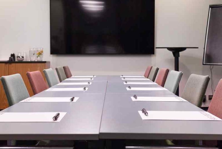 We provide leadership, executive, and security programs to enhance professional skills. Our training includes administrative and functional development. We cover institutional excellence, quality, and digital transformation programs. Specialized legal, administrative, and financial courses are also offered.